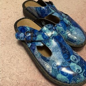 Healthcare shoes